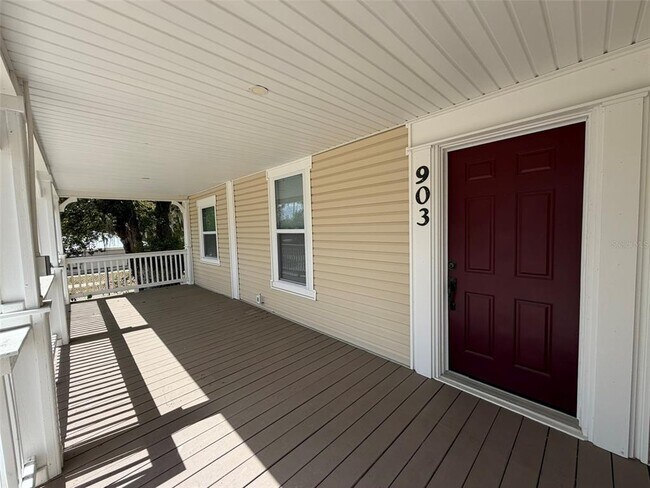 Foto del edificio - 903 E New York Ave