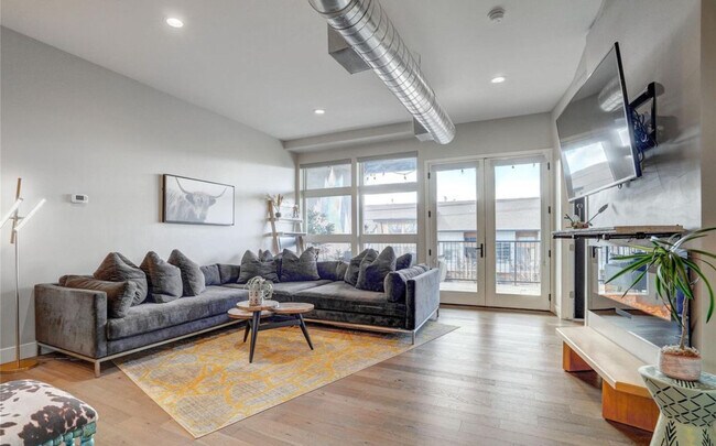 Foto del edificio - 3198 Blake St