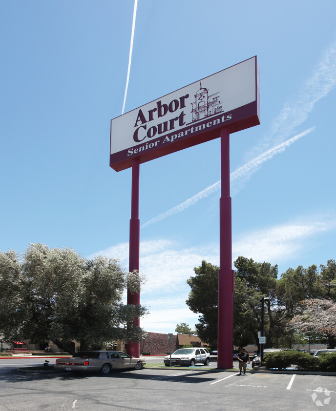 Building Photo - Arbor Court