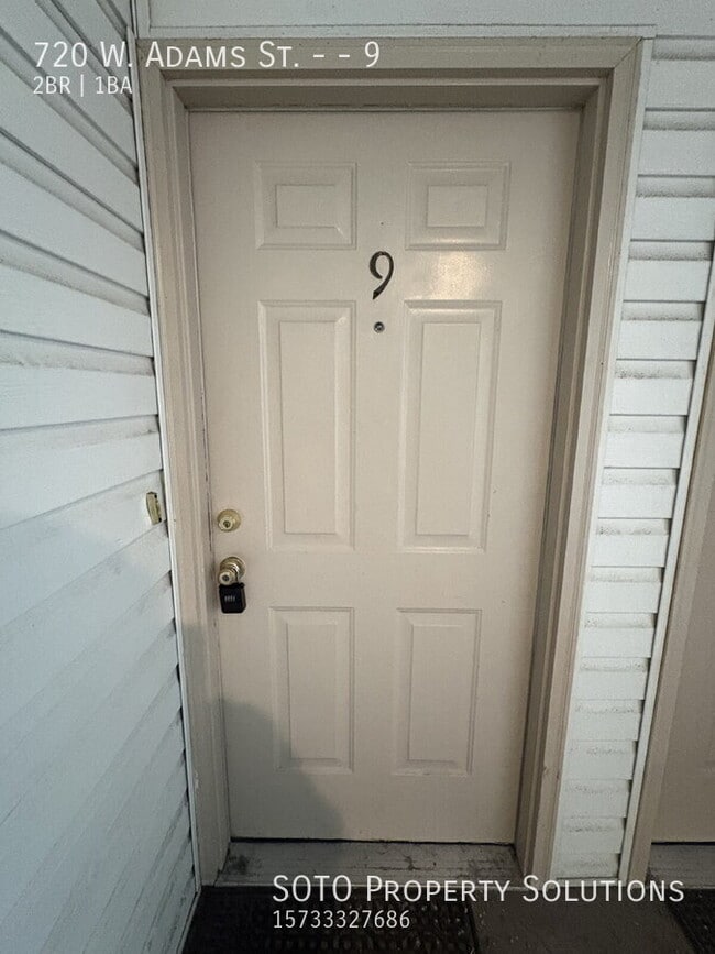 Building Photo - 720 W Adams St