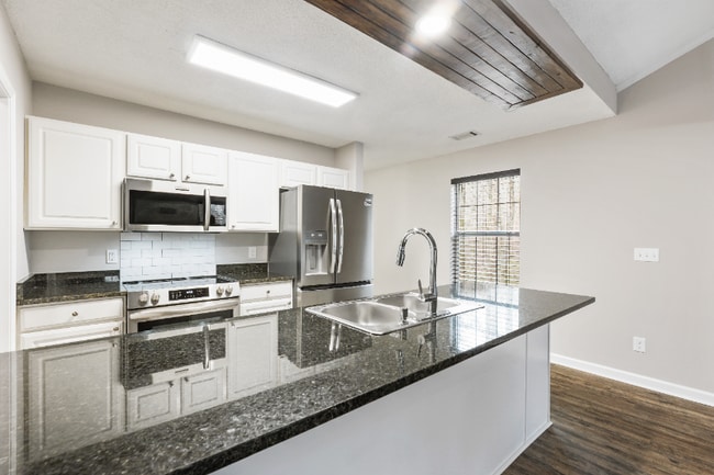 Building Photo - 4051 Hidden Hollow Dr