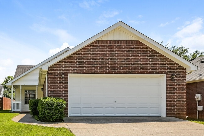 Building Photo - 603 Freedom Ct