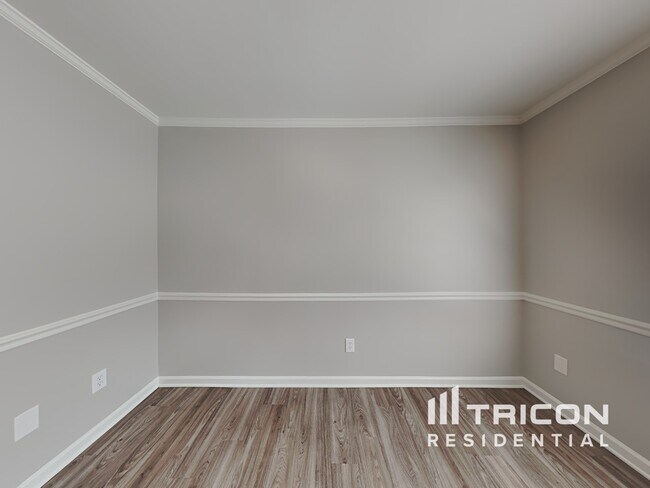 Foto del edificio - 121 Autumn Woods Blvd