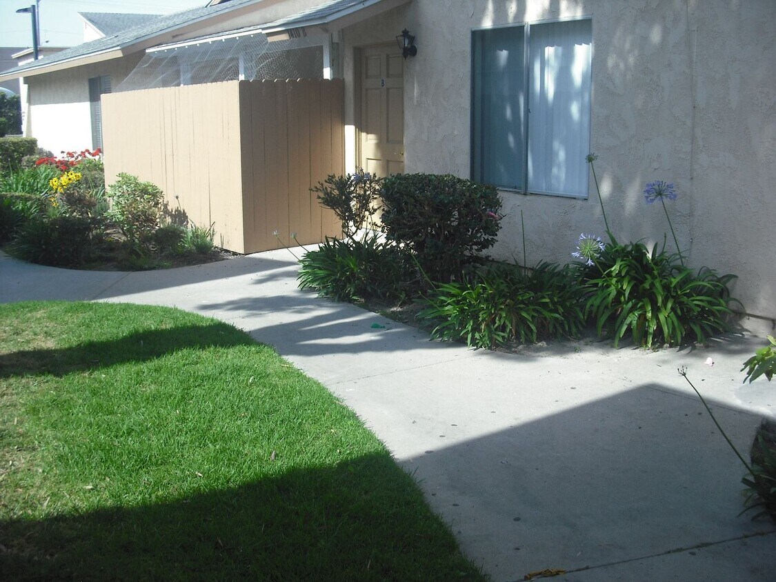 Primary Photo - Gorgeous 2 story 2 bedroom 2 bath Townhome