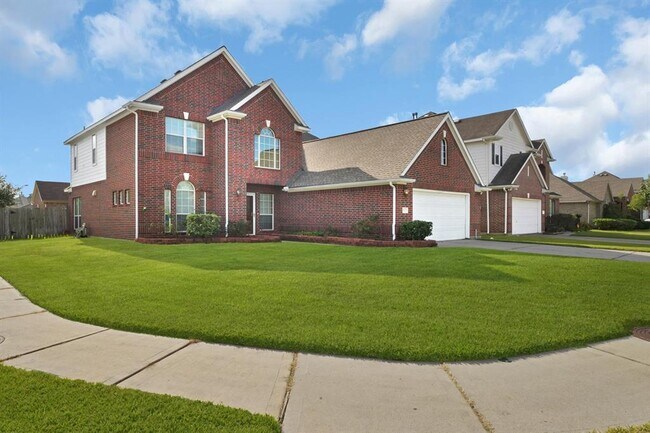Building Photo - 18123 Memorial Falls Dr