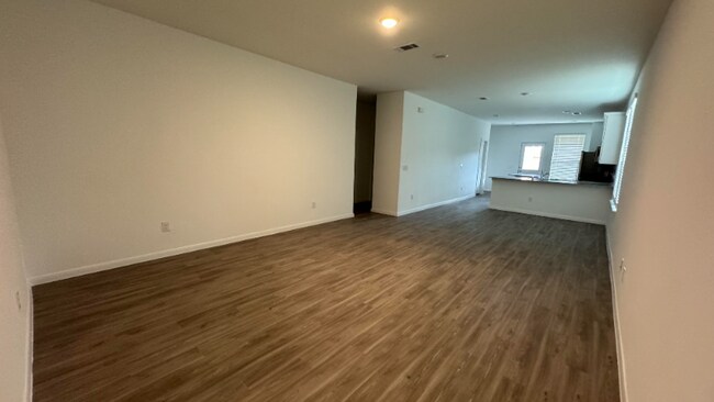 Building Photo - 322 Maple Bark Trl