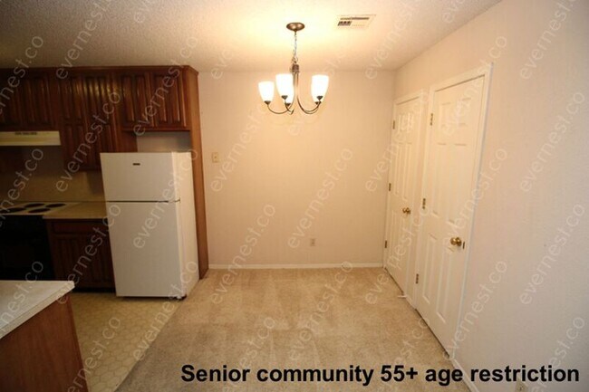 Foto del edificio - 1922 S Main St