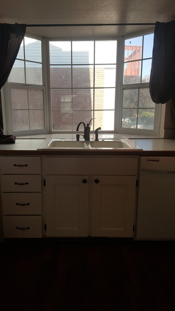 Foto del edificio - Sandy 3 Bed 2 1/2 Bath Town Home