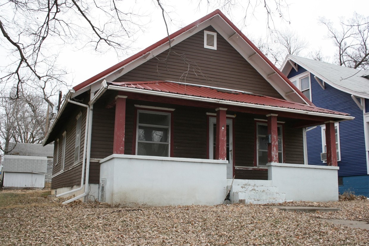 Primary Photo - 1031 Lincoln Ave