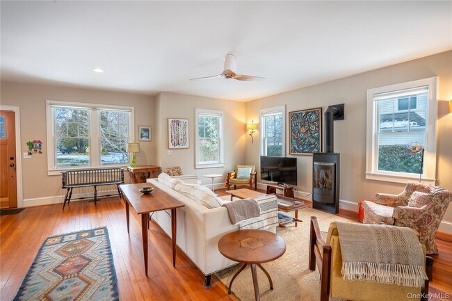 Building Photo - 460 Bay Ave