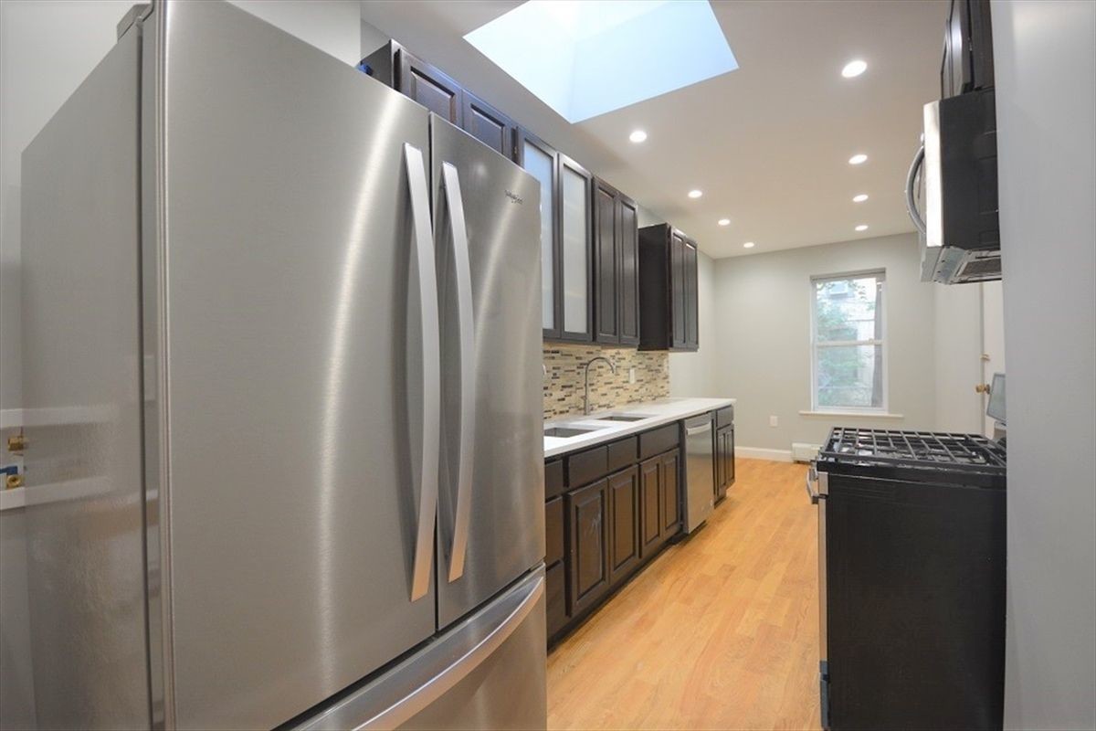 Primary Photo - 1055 Sterling Pl