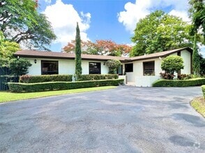 Building Photo - 7704 SW 139th Ct