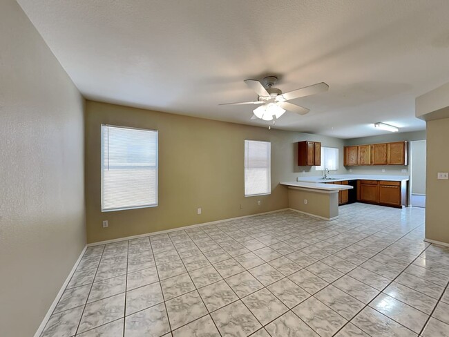 Building Photo - 7526 W Ironwood Dr