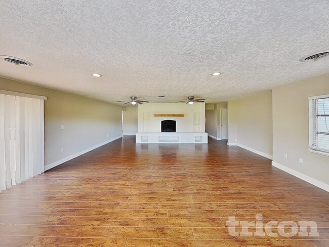 Foto del edificio - 1006 Barton Blvd