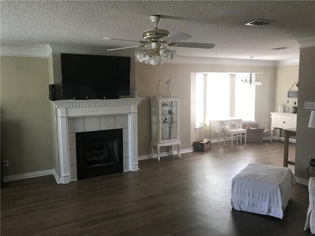 Building Photo - 6482 Cedar Bend Ct
