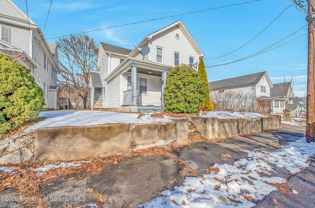 Building Photo - 107 2nd St