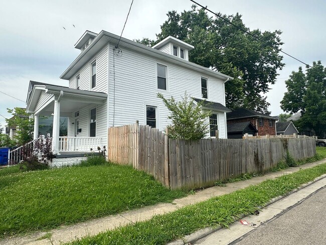 Foto del edificio - 157 Sherman Ave