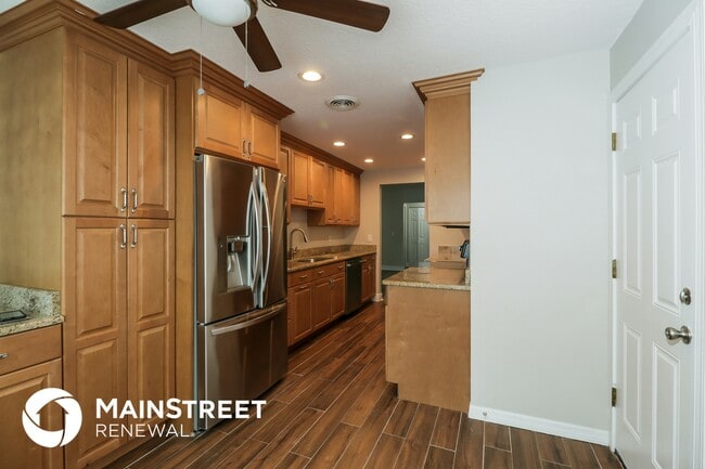 Building Photo - 730 Calm Dr