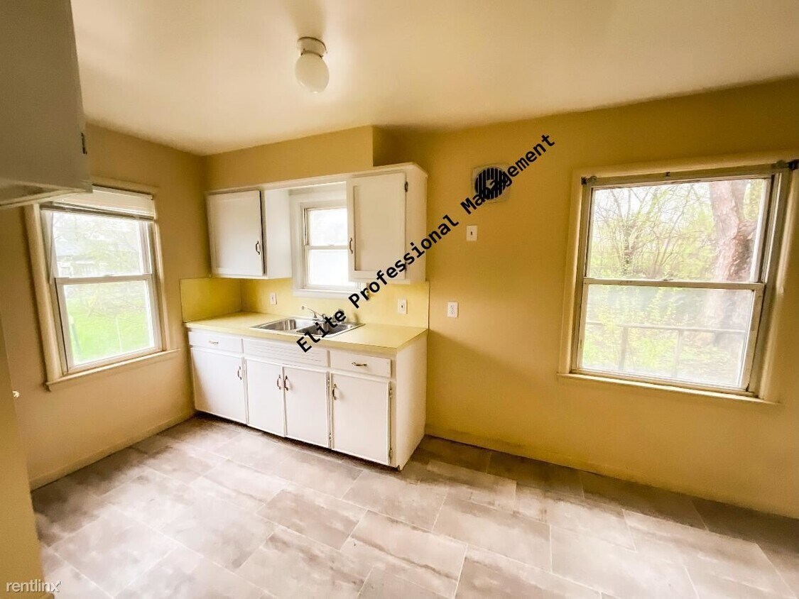 2 br, 1 bath House 2517 Gibson St House Rental in Flint, MI