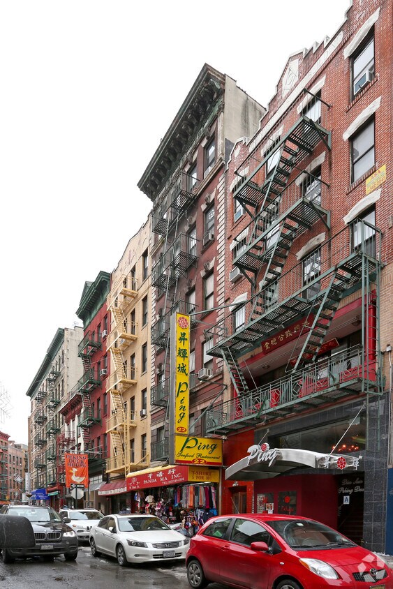 Building Photo - 24 Mott St