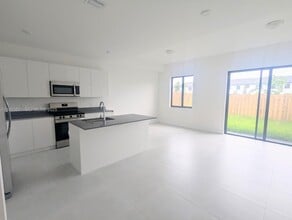 Building Photo - 18984 SW 344th Ter