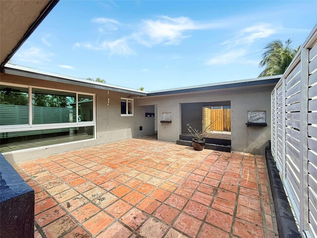 Foto del edificio - 3627 NE 20th Ave
