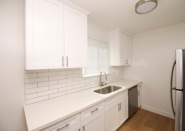 Building Photo - 14115 Gilmore St