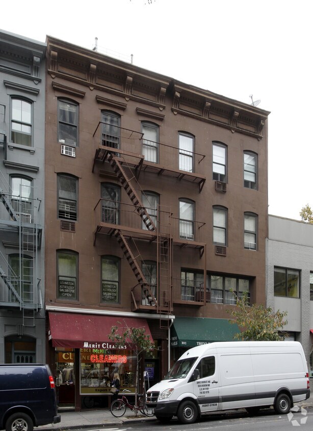 Building Photo - 880-882 Lexington Ave