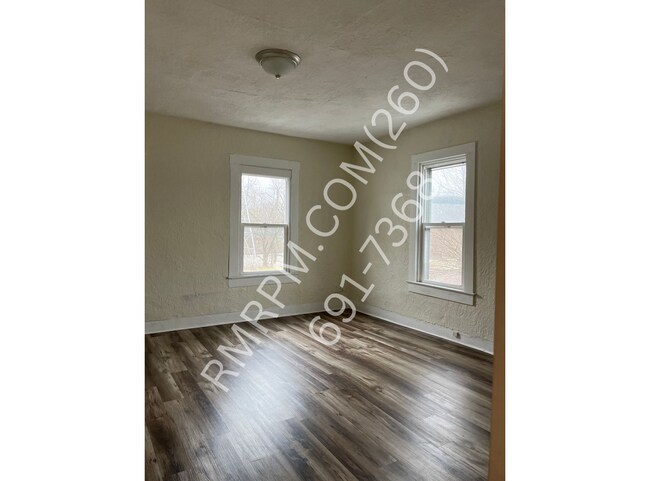 Foto del edificio - 36 1/2 N Lafontaine St