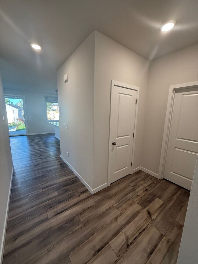Foto del edificio - Poulsbo 2 Story Home - 4bed 3 bath