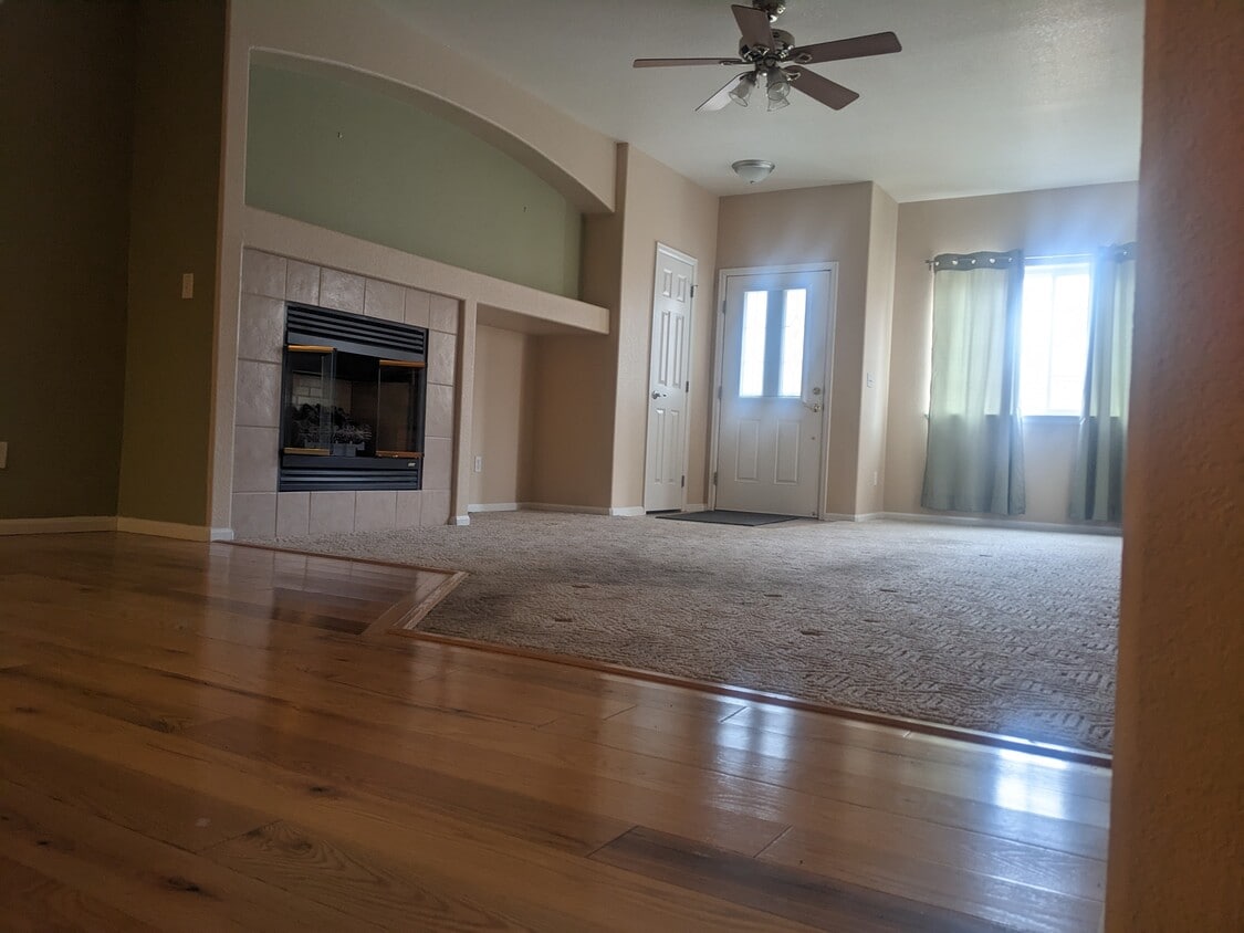 1703 Whitehall Dr Unit 6, Longmont, CO 80504 Condo for Rent in Longmont, CO