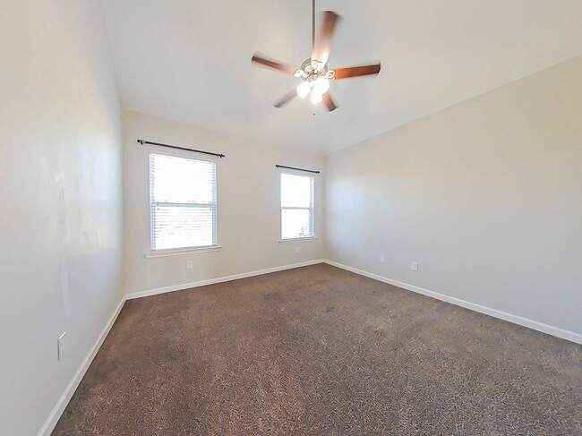 Foto del edificio - 3 Bedroom 2.5 Bath in Crawford Creek