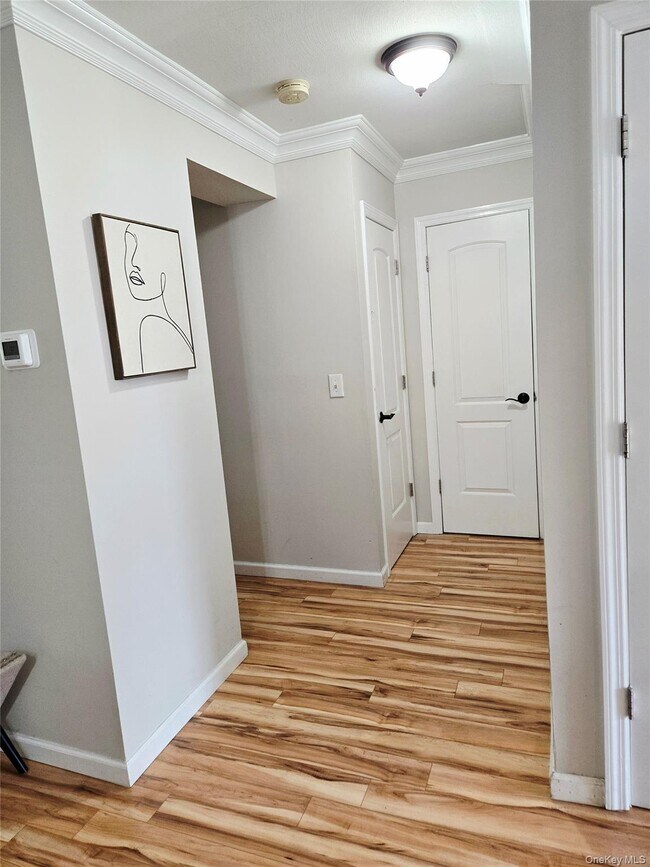 Building Photo - 199 Pointe Cir N