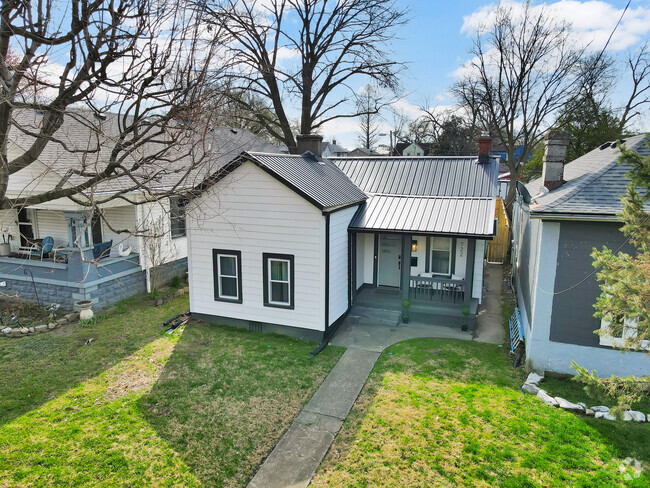 Building Photo - 722 E Court Ave