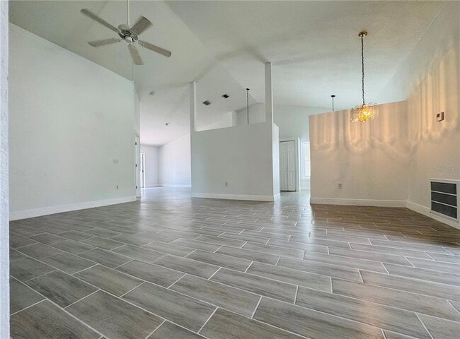 Foto del edificio - 2405 Queenswood Cir
