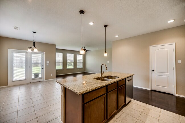 Foto del edificio - 1801 Meadow Trail Ln