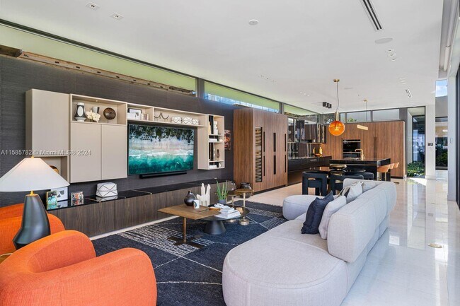 Foto del edificio - 701 NE 77th St