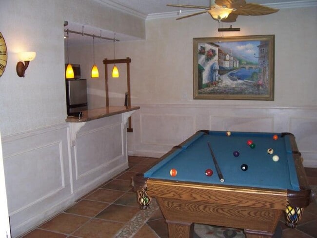 Foto del edificio - 1 Bed + 1 Bath + LARGE PRIVATE PATIO!