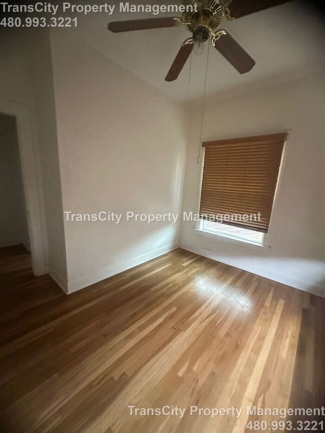 Building Photo - 1 Bedroom duplex 10th St and McDowell Phoenix