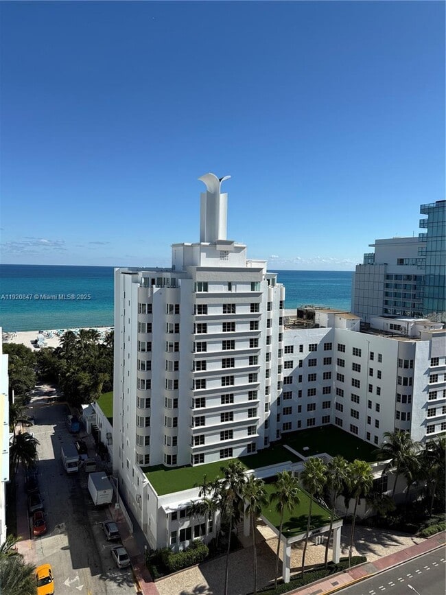 Building Photo - 3100 Collins Ave
