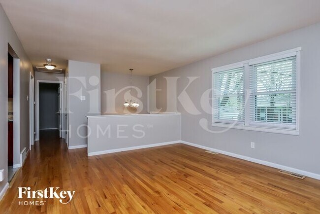 Building Photo - 1331 Glenstone Drive
