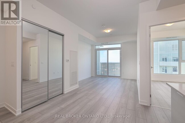 Photo du bâtiment - 498-2498 Caldari Rd