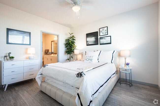 2BR, 2BA -  1057SF - Elevate Apartments