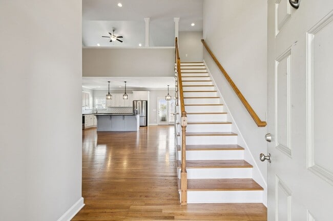 Foto del edificio - Welcome home to this beautifully maintaine...