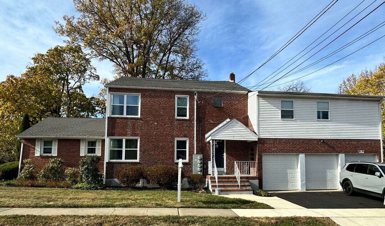 Foto principal - 19 Pershing Ave