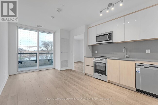 Building Photo - 3100 Keele St