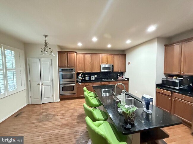 Foto del edificio - 43225 Highgrove Terrace
