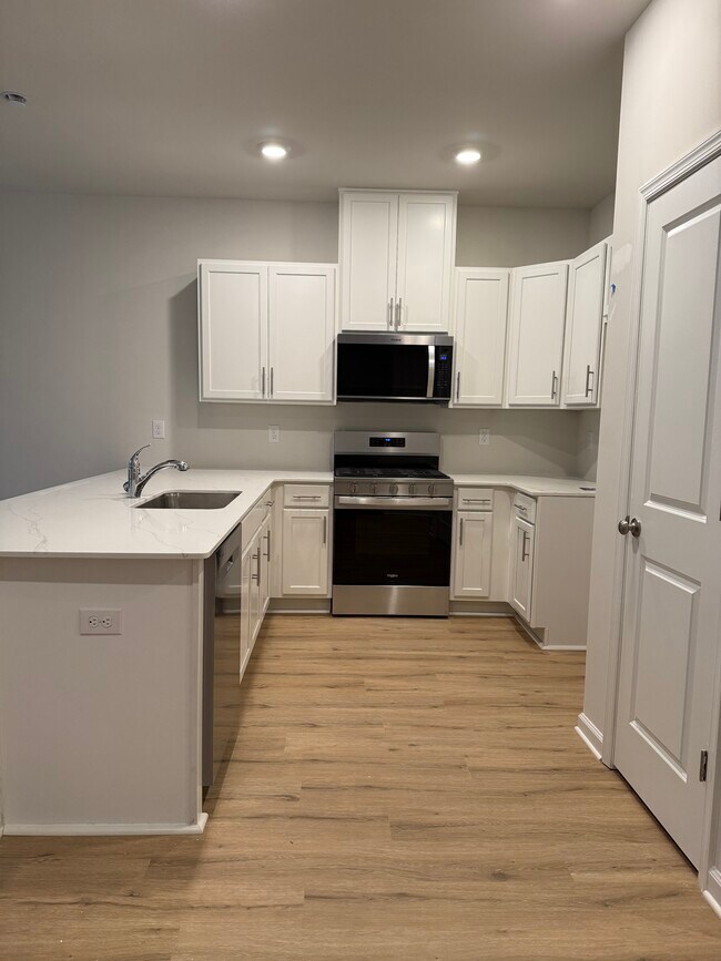 Foto del edificio - 8 Reagan Rd