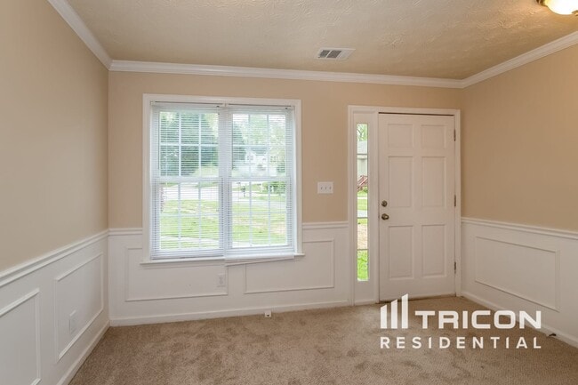 Building Photo - 1440 Brookdale Dr
