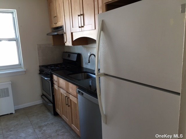 Foto del edificio - 72-15 Little Neck Pkwy